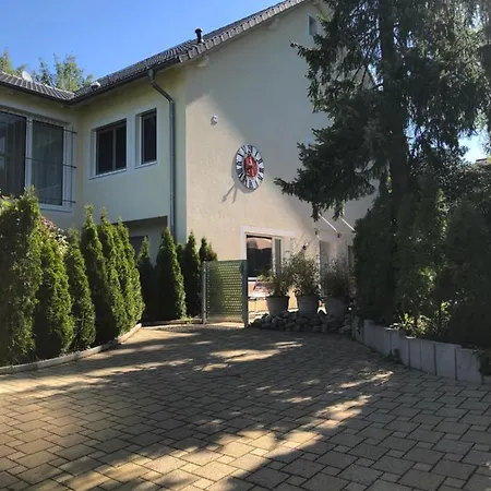 Adagio Apartment *